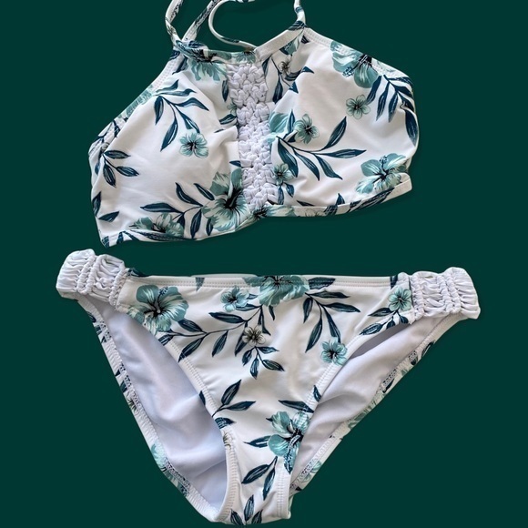 Ambrielle Floral Bikini. Size Medium. - Picture 1 of 4